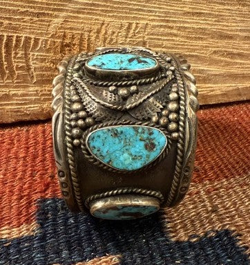 5 Stone Blue Gem Cuff