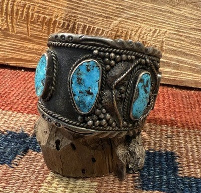 5 Stone Blue Gem Cuff