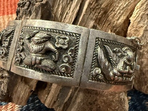 Hinged Segment Cuff