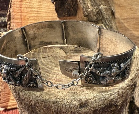 Hinged Segment Cuff