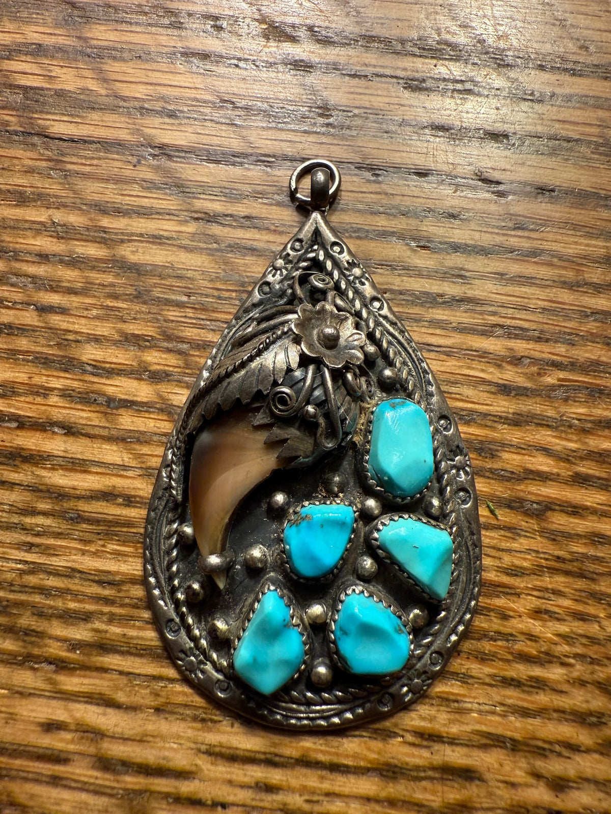 Teardrop Turquosie Bear Claw Pendant
