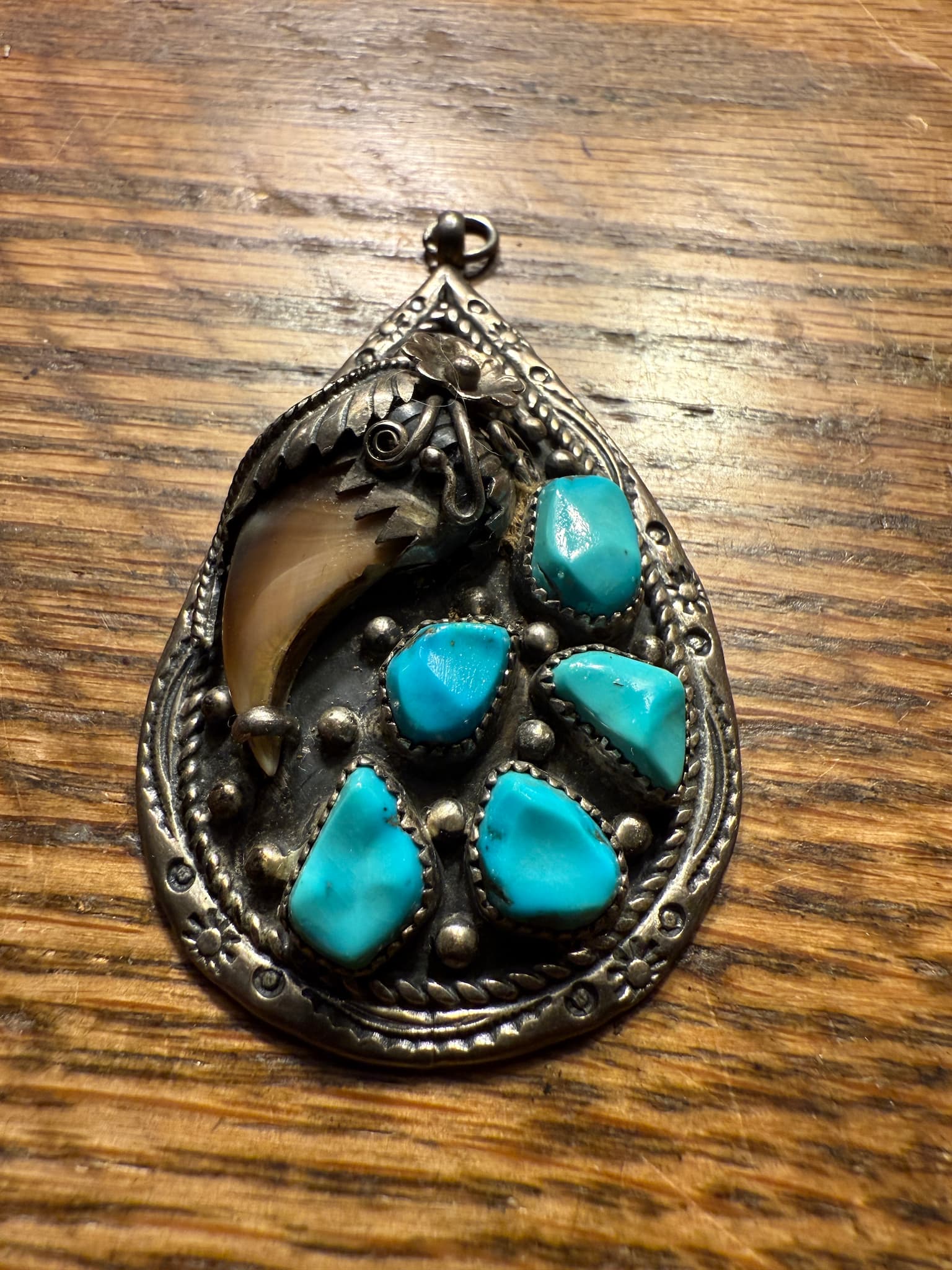 Teardrop Turquosie Bear Claw Pendant