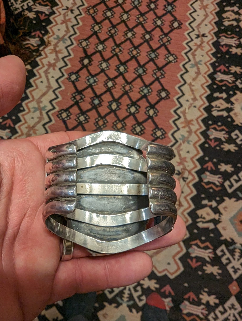 Vintage 22 Turquoise Stones In Silver Bracelet